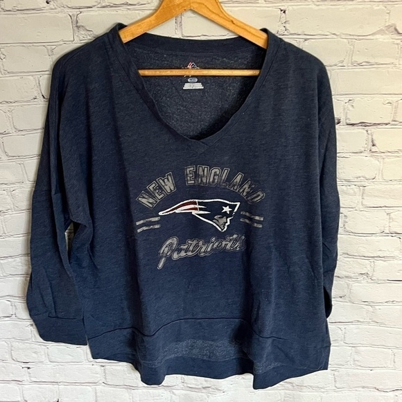 Majestic Tops - 𝅺new England Patriots Lightweight V-neck Sweatshirt | XXL